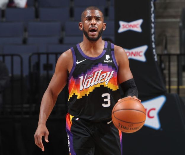 今晚菲尼克斯太阳绝杀压哨Karsa在雄鹿比赛中突破纪录，网友：今晨山东泰山备战法甲